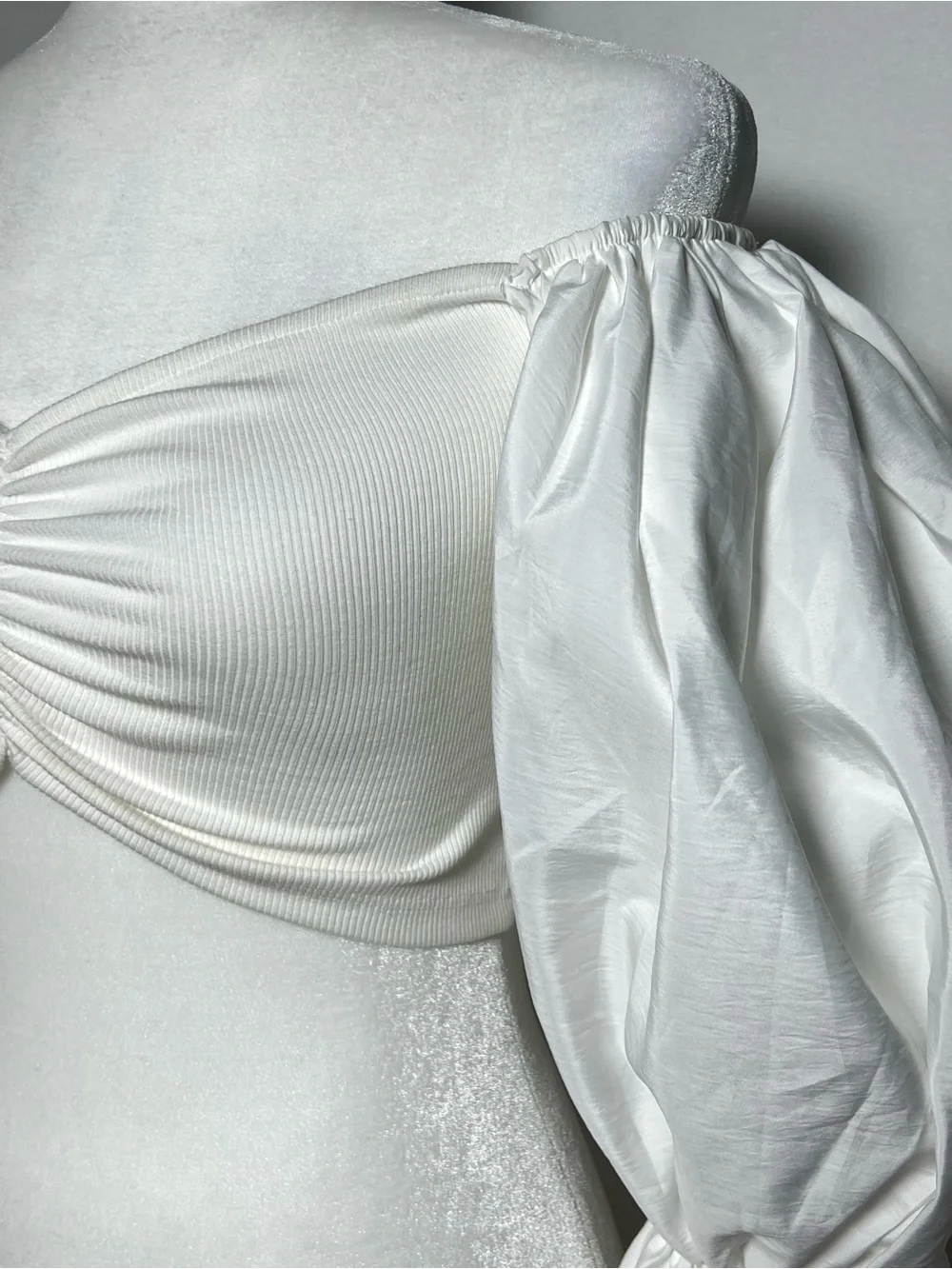 ZARA White Puff-Sleeve Ribbed Ruched Stretch Crop Top Blouse - size M